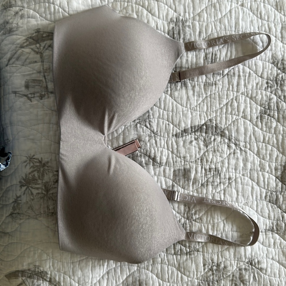 Wireless Victoria Secret wireless T-shirt bra